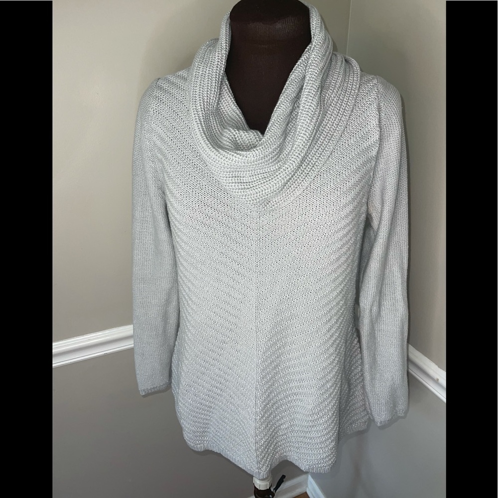 Valerie Stevens gray silver sweater sz m